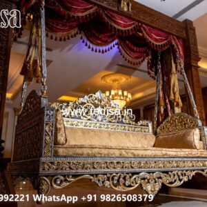 Wooden Swing Design with Classic Traditional Touch No-1384